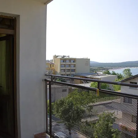 Paunovi 2*