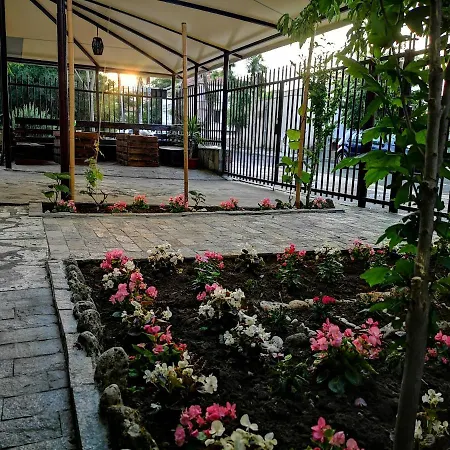 게스트하우스 Paunovi 2*