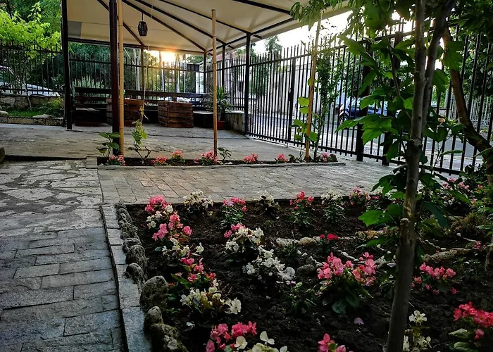 Πανσιόν Paunovi 2*