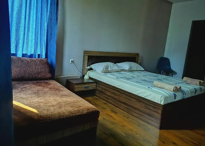 Paunovi Πανσιόν