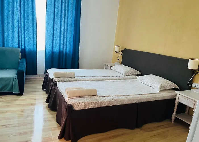 Paunovi Πανσιόν 2*