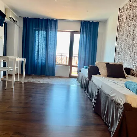 паунови Къща за гости 2*