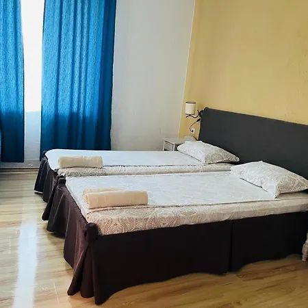 Paunovi 招待所 2*